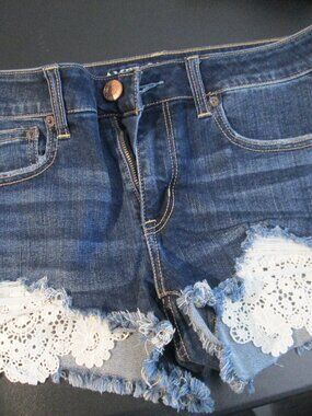 NWOT Juniors sz 8 American Eagle Outfitters shortie jean shorts